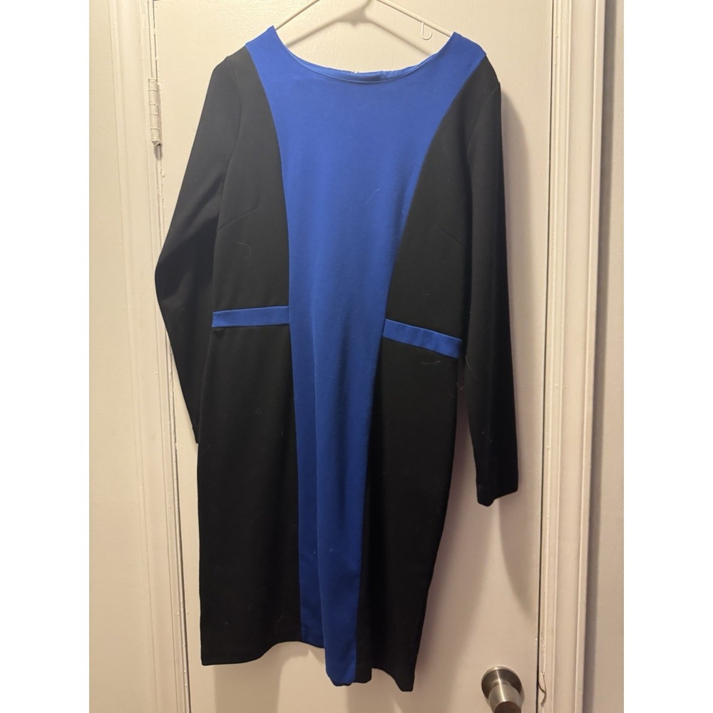 Chadwicks Dress Size 16 Black/ Blue stretch square neckline Good condition (A10)